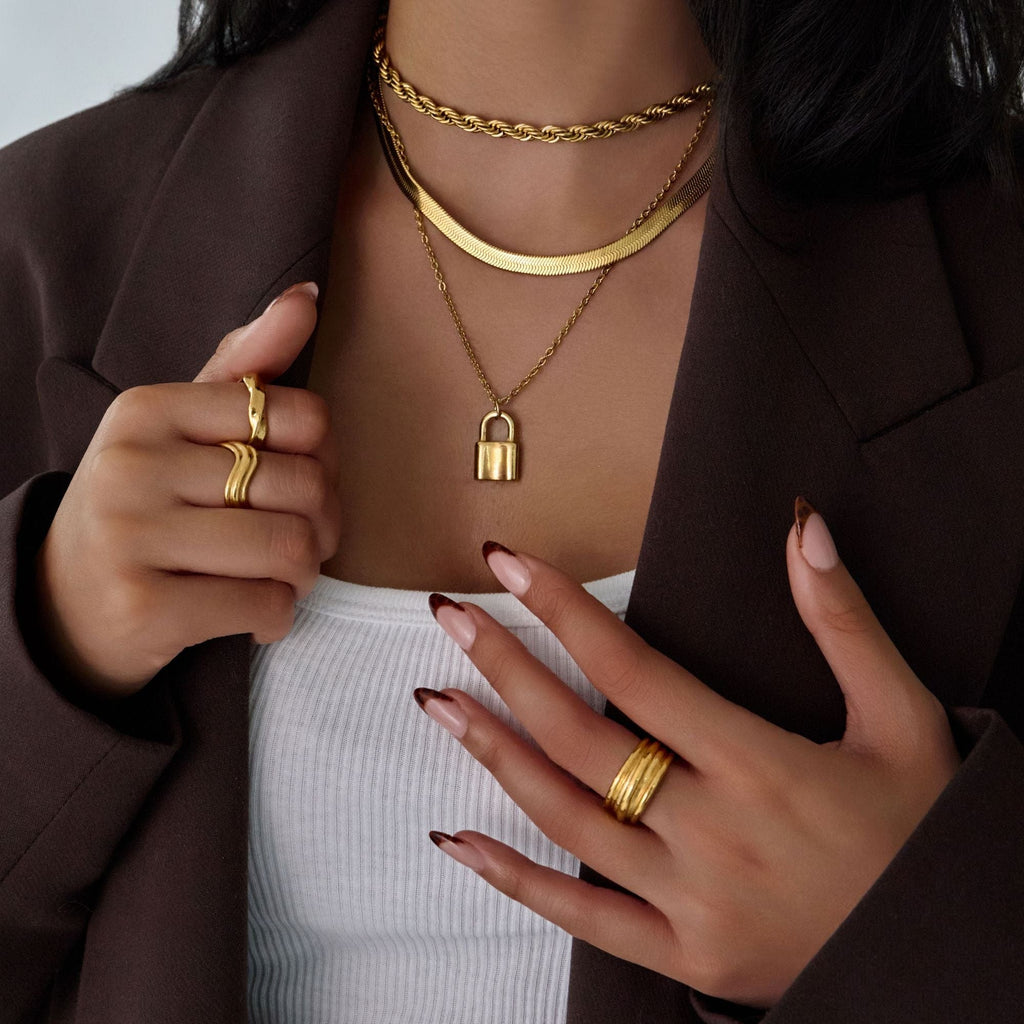 Melina Herringbone Necklace