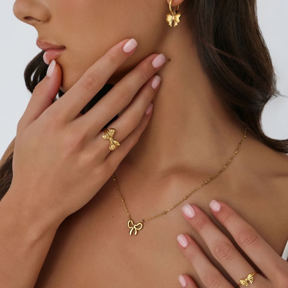 Lyla Bow Necklace