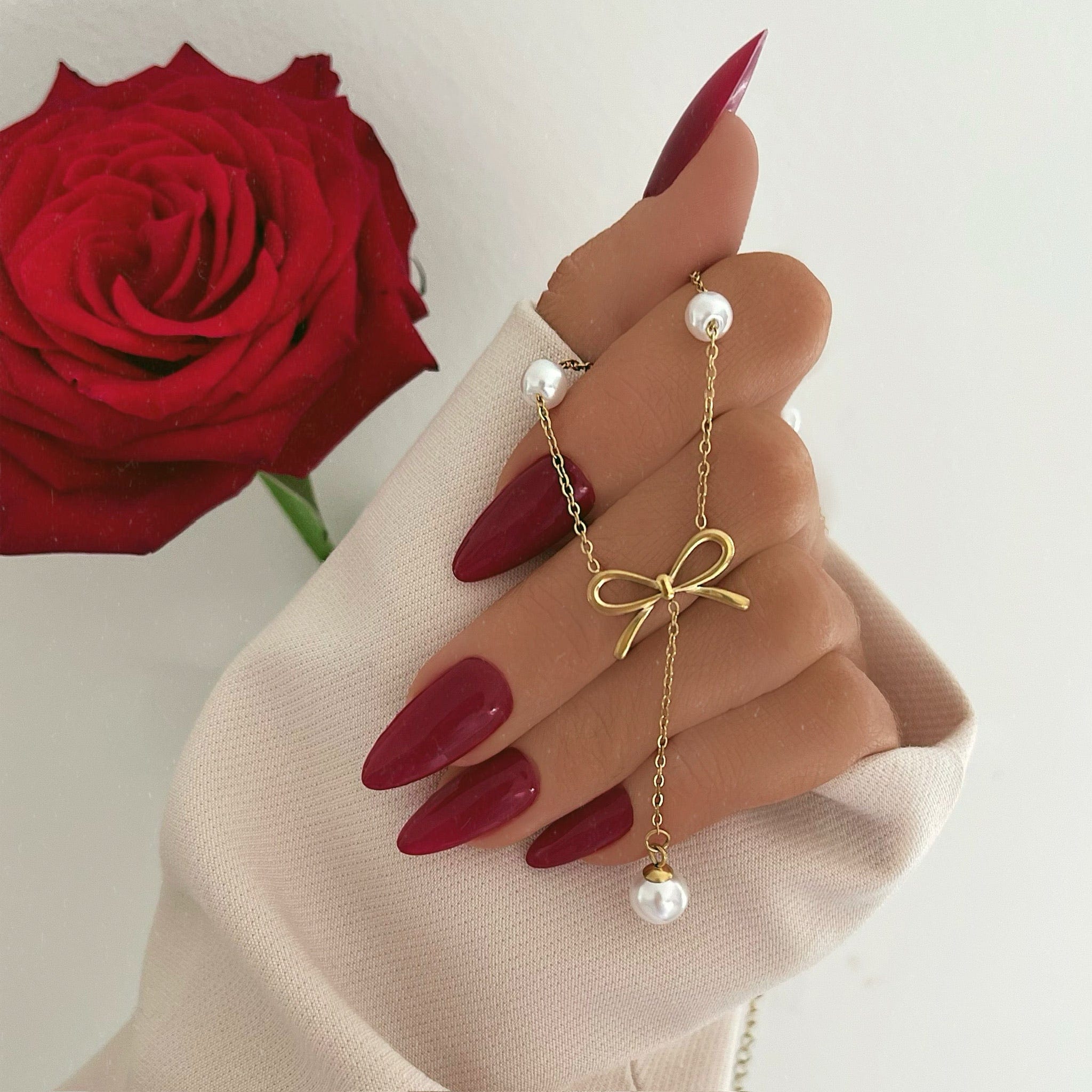 Everlast Bow Pearl Necklace