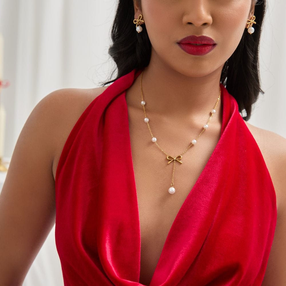 Everlast Bow Pearl Necklace
