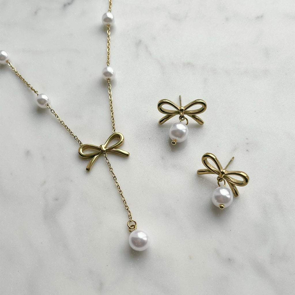Everlast Bow Pearl Necklace